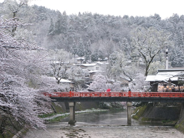The Nakabashi Bridge in winter