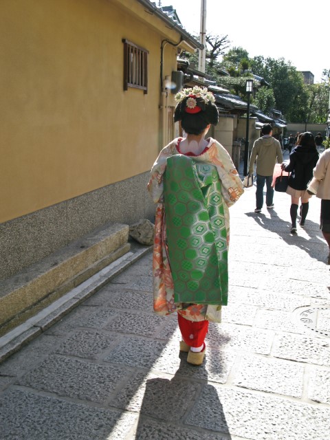 geisha in Kanazawa